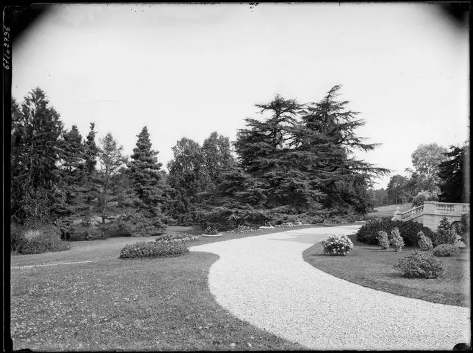 Picture of Bierson Castle - POP Plateforme Ouverte du Patrimoine / Base Mérimée - © Ministère de la Culture (France), Médiathèque du patrimoine et de la photographie, diffusion GrandPalaisRmn Photo