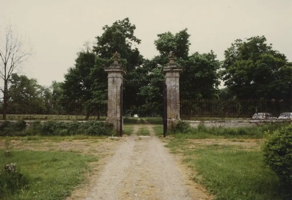 Picture of Galmoisin castle - POP Plateforme Ouverte du Patrimoine / Base Mérimée - © Ministère de la Culture (France), Médiathèque du patrimoine et de la photographie, tous droits réservés