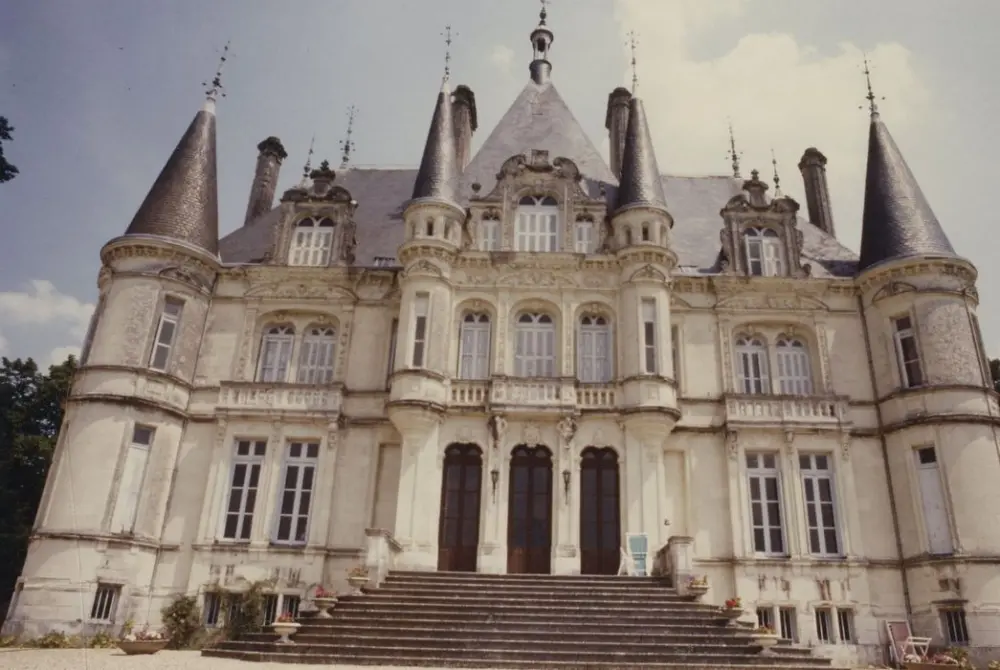 Picture of Mariéville castle and surroundings - POP Plateforme Ouverte du Patrimoine / Base Mérimée - © Ministère de la Culture (France), Médiathèque du patrimoine et de la photographie, tous droits réservés