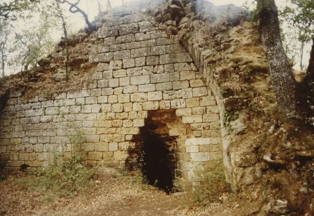 Foto von Überreste des sogenannten Guyenne -Turms - POP Plateforme Ouverte du Patrimoine / Base Mérimée - © Ministère de la Culture (France), Médiathèque du patrimoine et de la photographie, tous droits réservés