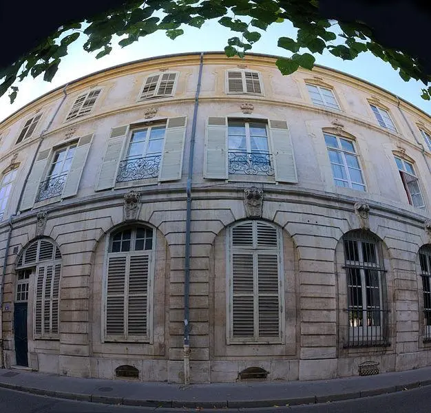 Foto von Gebäude - Cédric Amey - © Creative Commons (https://creativecommons.org/licenses/by-sa/4.0/deed.fr)