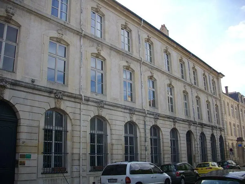 Foto von Gebäude - Fab5669 - © Creative Commons (https://creativecommons.org/licenses/by-sa/4.0/deed.fr)