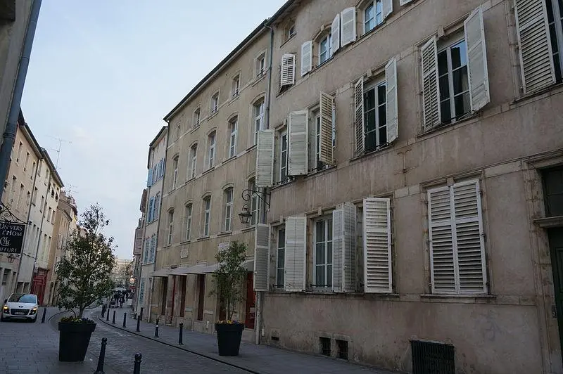 Foto von Gebäude - G.Garitan - © Creative Commons (https://creativecommons.org/licenses/by-sa/4.0/deed.fr)