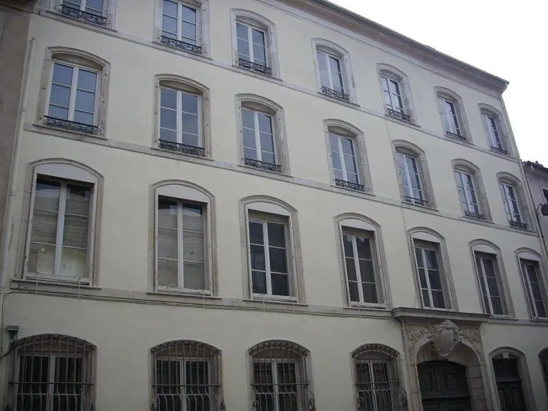 Foto von Gebäude - Fab5669 - © Creative Commons (https://creativecommons.org/licenses/by-sa/4.0/deed.fr)