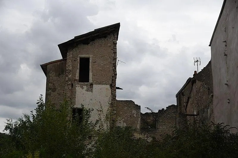 Foto di Edifici - Antoine Taveneaux - © Creative Commons (https://creativecommons.org/licenses/by-sa/4.0/deed.fr)