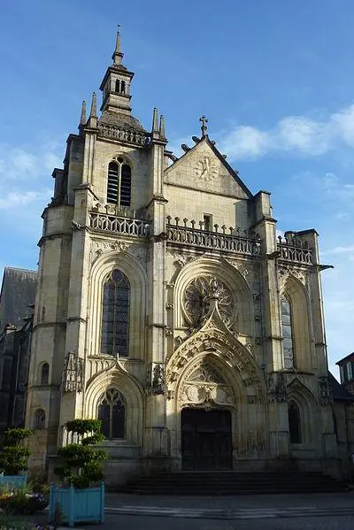 Foto von Saint-Etienne-Kirche - Clemclar - © Creative Commons (https://creativecommons.org/licenses/by-sa/4.0/deed.fr)