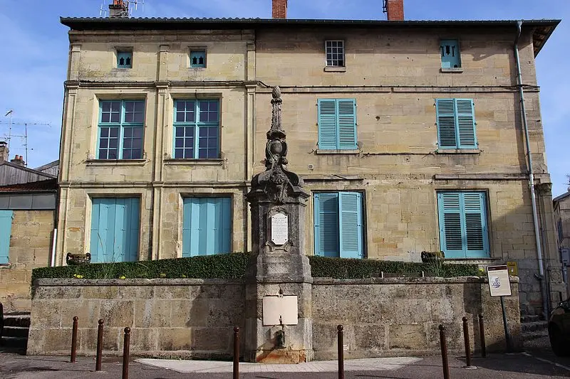 Foto von Brunnen - Ketounette - © Creative Commons (https://creativecommons.org/licenses/by-sa/4.0/deed.fr)