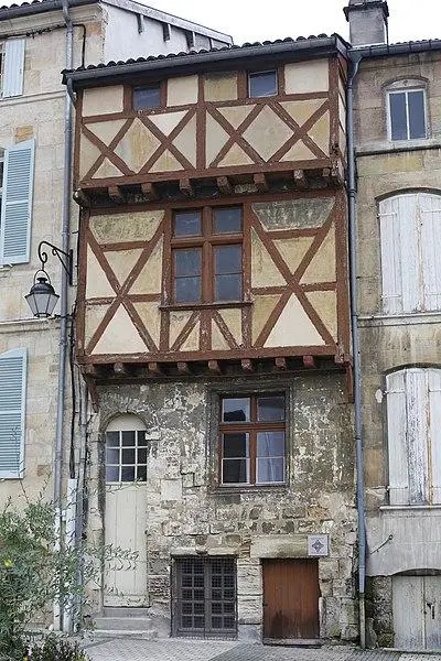 Foto von Gebäude - Pymouss - © Creative Commons (https://creativecommons.org/licenses/by-sa/4.0/deed.fr)