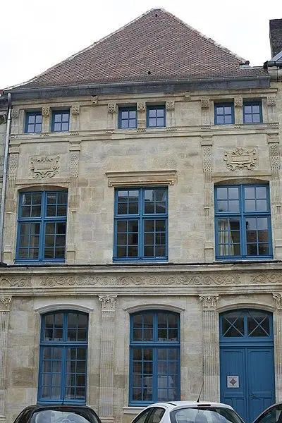 Foto von Gebäude - Pymouss - © Creative Commons (https://creativecommons.org/licenses/by-sa/4.0/deed.fr)