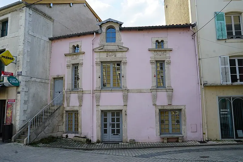 Foto di Casa rinascimentale - G.Garitan - © Creative Commons (https://creativecommons.org/licenses/by-sa/4.0/deed.fr)