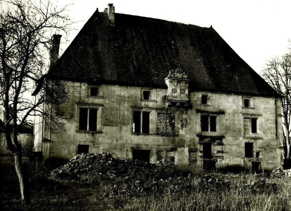 Foto von Isle Castle - POP Plateforme Ouverte du Patrimoine / Base Mérimée - © Ministère de la Culture (France), Médiathèque du patrimoine et de la photographie, tous droits réservés