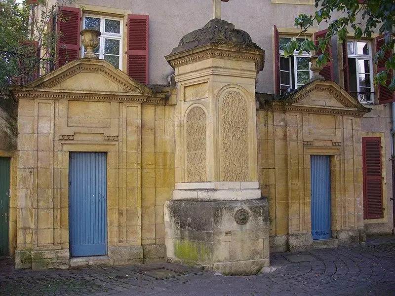 Foto von Brunnen - Fab5669 - © Creative Commons (https://creativecommons.org/licenses/by-sa/4.0/deed.fr)
