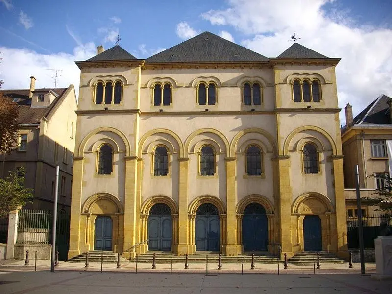 Foto von Synagoge - Fab5669 - © Creative Commons (https://creativecommons.org/licenses/by-sa/4.0/deed.fr)