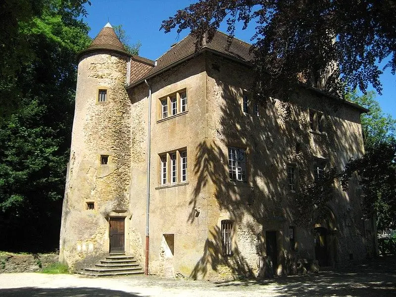 Foto von Château de Volklange und seine Nebengebäude - Aimelaime - © Creative Commons (https://creativecommons.org/licenses/by-sa/4.0/deed.fr)