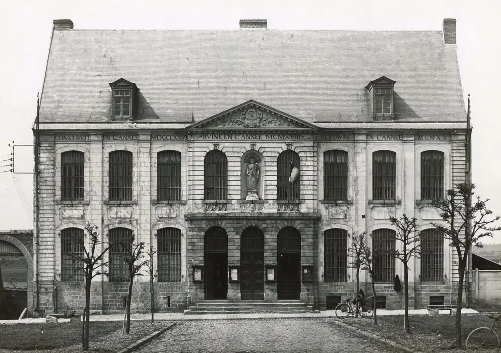 Foto von Ehemaliges Gerichtsgebäude - POP Plateforme Ouverte du Patrimoine / Base Mérimée - © Ministère de la Culture (France), Médiathèque du patrimoine et de la photographie, Tous droits réservés