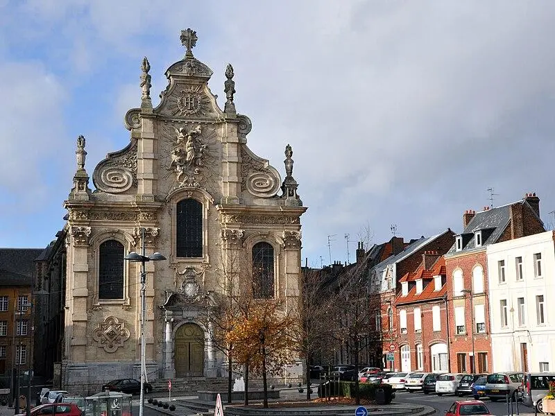 Foto de Ex jesuita universitaria o gran seminario - Vassil - © Creative Commons (https://creativecommons.org/licenses/by-sa/4.0/deed.fr)