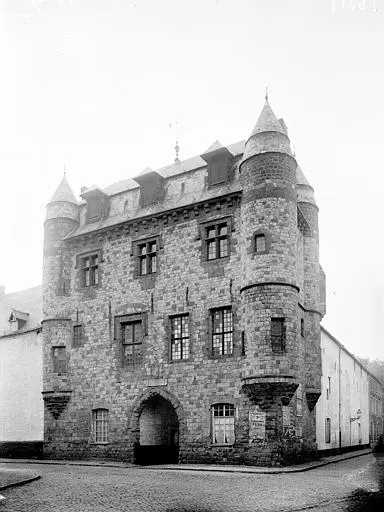 Foto di Château de bailleul e edifici annessi - POP Plateforme Ouverte du Patrimoine / Base Mérimée - © Ministère de la Culture (France), Médiathèque du patrimoine et de la photographie, diffusion RMN-GP