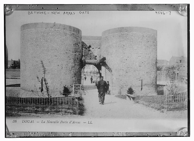 Foto di Arras porte - The Library of Congress - © Creative Commons (https://creativecommons.org/licenses/by-sa/4.0/deed.fr)