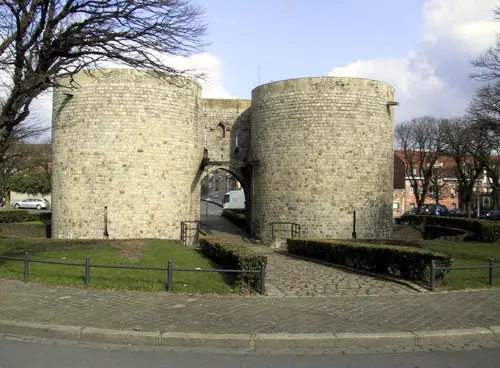 Foto di Arras porte - The original uploader was Pir6mon at French Wikipe - © Creative Commons (https://creativecommons.org/licenses/by-sa/4.0/deed.fr)