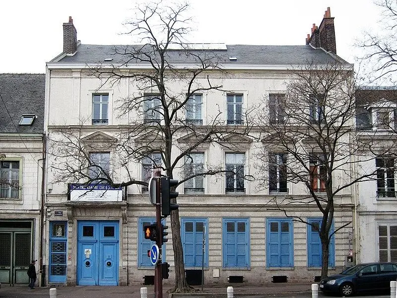 Foto von Villa - Velvet - © Creative Commons (https://creativecommons.org/licenses/by-sa/4.0/deed.fr)