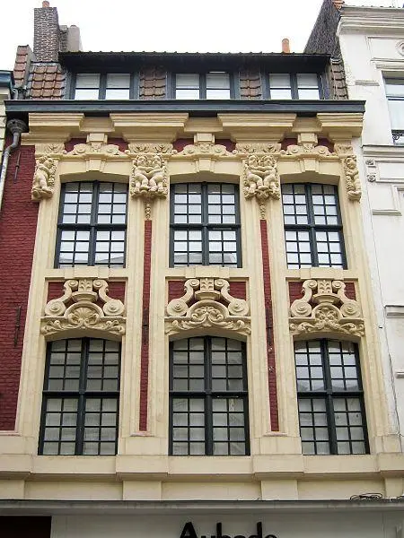 Foto von Gebäude - Velvet - © Creative Commons (https://creativecommons.org/licenses/by-sa/4.0/deed.fr)
