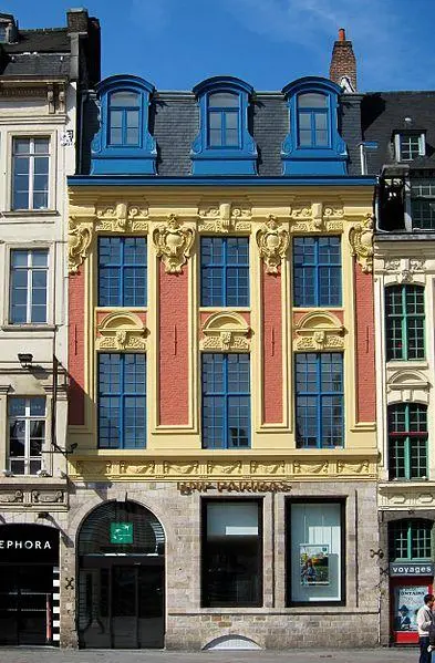 Foto von Gebäude - Velvet - © Creative Commons (https://creativecommons.org/licenses/by-sa/4.0/deed.fr)