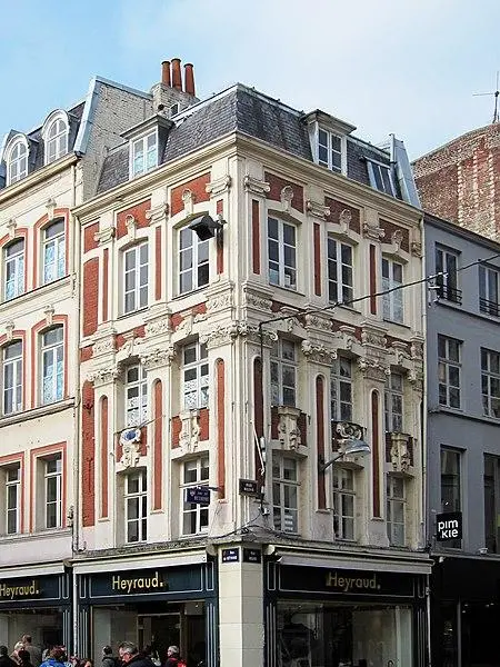 Foto von Gebäude - Velvet - © Creative Commons (https://creativecommons.org/licenses/by-sa/4.0/deed.fr)
