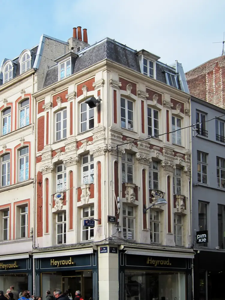 Foto de Edificio - Sous licence Creative Commons (https://creativecommons.org/licenses/by-sa/4.0/deed.fr) - Par Velvet - © Creative Commons (https://creativecommons.org/licenses/by-sa/4.0/deed.fr)