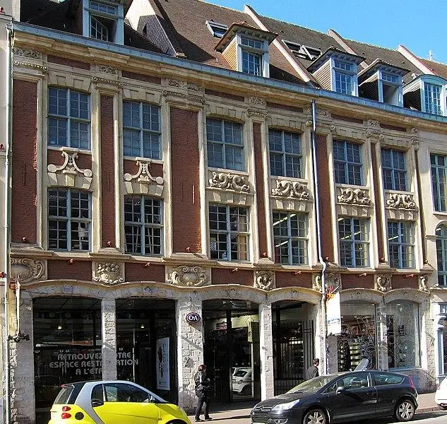 Foto von Gebäude - Velvet - © Creative Commons (https://creativecommons.org/licenses/by-sa/4.0/deed.fr)