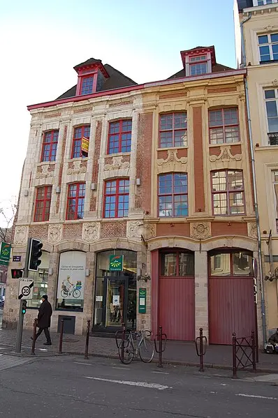 Foto de Edificios - Thomas Ducroquet - © Creative Commons (https://creativecommons.org/licenses/by-sa/4.0/deed.fr)