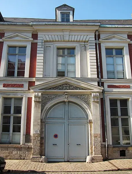 Foto de Edificios - Velvet - © Creative Commons (https://creativecommons.org/licenses/by-sa/4.0/deed.fr)