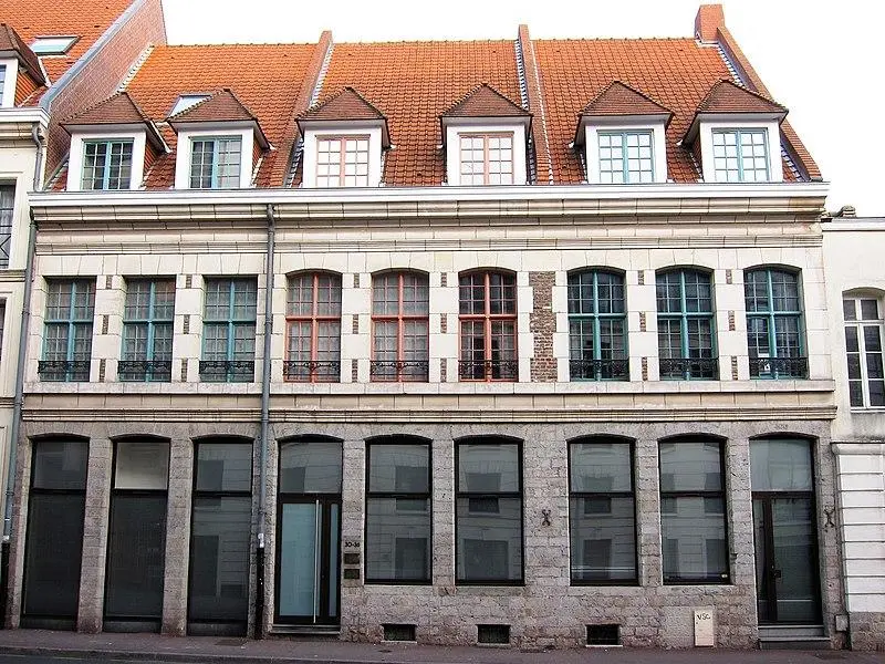 Foto de Casas - Velvet - © Creative Commons (https://creativecommons.org/licenses/by-sa/4.0/deed.fr)