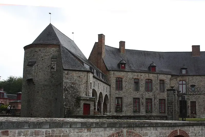 Foto di Castello e la sua cappella - Chatsam - © Creative Commons (https://creativecommons.org/licenses/by-sa/4.0/deed.fr)