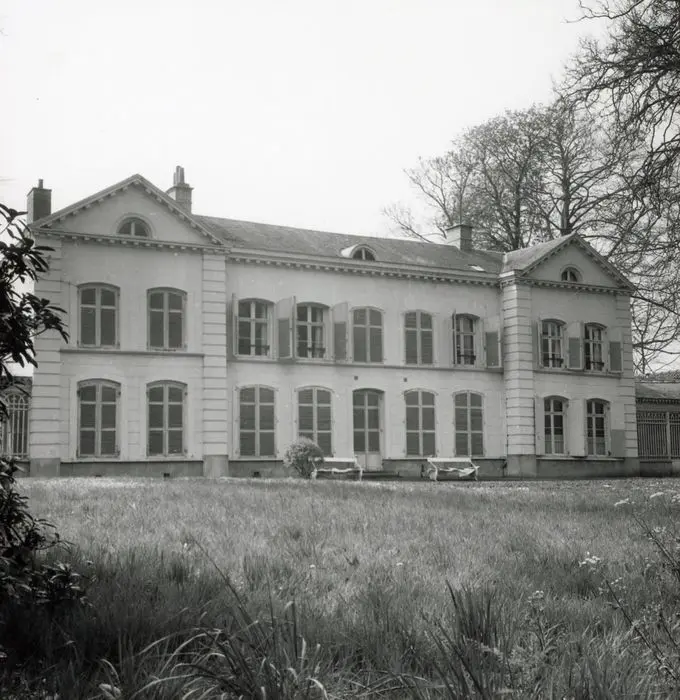 Foto von Schloss - POP Plateforme Ouverte du Patrimoine / Base Mérimée - © Ministère de la Culture (France), Médiathèque du patrimoine et de la photographie, Tous droits réservés 