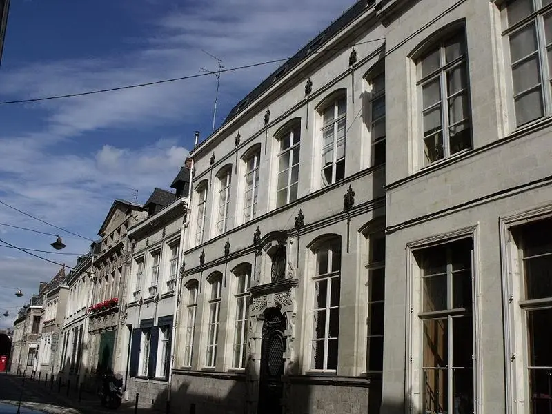 Foto von Gebäude - Alex59300 - © Creative Commons (https://creativecommons.org/licenses/by-sa/4.0/deed.fr)