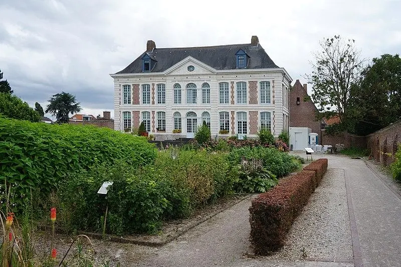 Foto von Ehemaliger Hospiz Gabrielle - Pierre André Leclercq (1945–) Autres noms PIERRE A - © Creative Commons (https://creativecommons.org/licenses/by-sa/4.0/deed.fr)