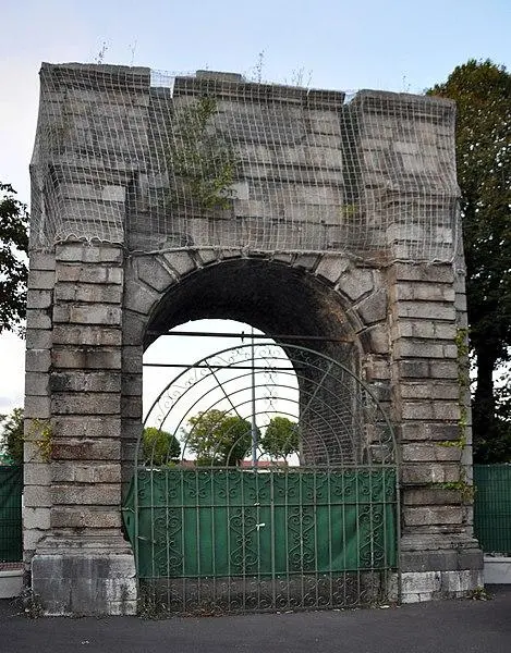 Foto von Alte Türen von Arras und Saint-Omer - Felouch Kotek - © Creative Commons (https://creativecommons.org/licenses/by-sa/4.0/deed.fr)