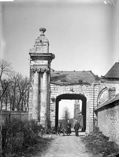 Picture of Former Abbey of Mont-Saint-Eloi - POP Plateforme Ouverte du Patrimoine / Base Mérimée - © Ministère de la Culture (France), Médiathèque du patrimoine et de la photographie, diffusion RMN-GP