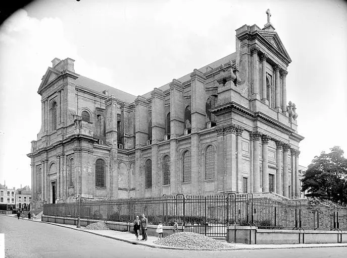 Foto de Catedral de Notre-Dame y Saint-Vaast - POP Plateforme Ouverte du Patrimoine / Base Mérimée - © Ministère de la Culture (France), Médiathèque du patrimoine et de la photographie, diffusion RMN-GP