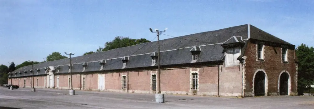 Foto von Alte Geschäfte in den Gängen - POP Plateforme Ouverte du Patrimoine / Base Mérimée - © Ministère de la Culture (France), Médiathèque du patrimoine et de la photographie, tous droits réservés