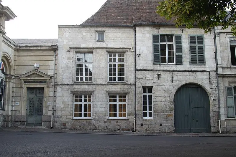 Foto di Casa canonica - Troyeseffigy - © Creative Commons (https://creativecommons.org/licenses/by-sa/4.0/deed.fr)