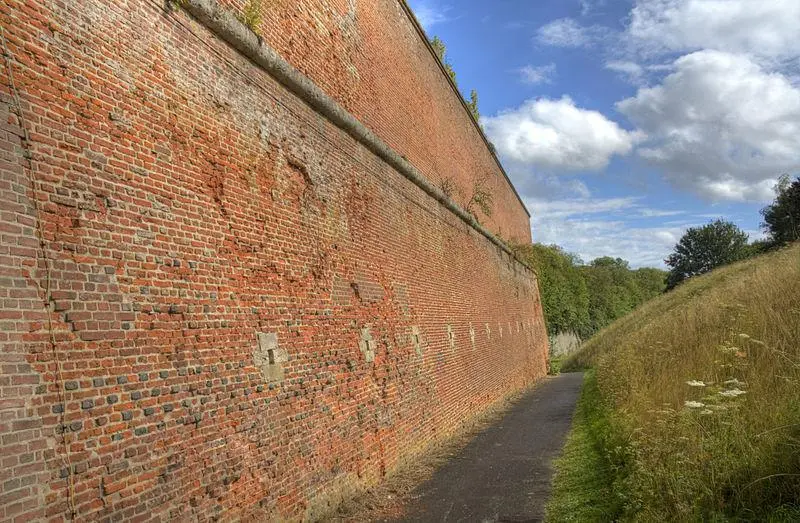 Foto de Viejas murallas - Pir6mon - © Creative Commons (https://creativecommons.org/licenses/by-sa/4.0/deed.fr)