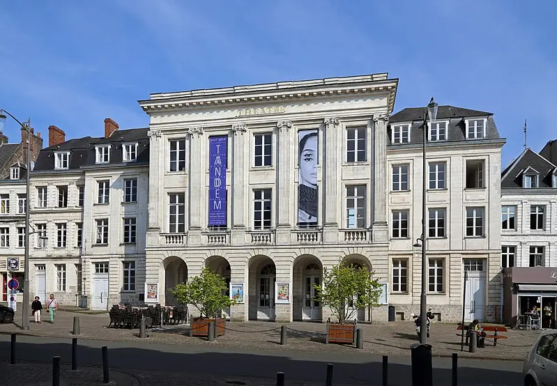 Foto de Teatro - Marc Ryckaert - © Creative Commons (https://creativecommons.org/licenses/by-sa/4.0/deed.fr)