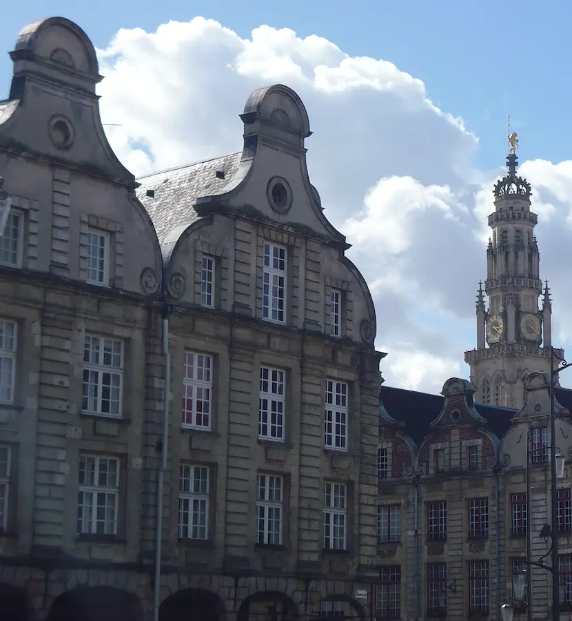 Foto von Gebäude - Sous licence Creative Commons (https://creativecommons.org/licenses/by-sa/4.0/deed.fr) - Par HerrAdams - © Creative Commons (https://creativecommons.org/licenses/by-sa/4.0/deed.fr)