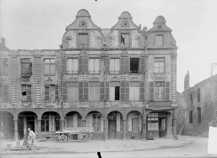 Foto de Edificio - Sous licence Creative Commons (https://creativecommons.org/licenses/by-sa/4.0/deed.fr) - Par Gzen92Bot - © Creative Commons (https://creativecommons.org/licenses/by-sa/4.0/deed.fr)