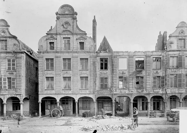 Foto von Gebäude - Sous licence Creative Commons (https://creativecommons.org/licenses/by-sa/4.0/deed.fr) - Par Gzen92Bot - © Creative Commons (https://creativecommons.org/licenses/by-sa/4.0/deed.fr)