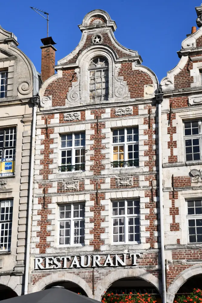 Foto de Edificio - Sous licence Creative Commons (https://creativecommons.org/licenses/by-sa/4.0/deed.fr) - Par Concierge.2C - © Creative Commons (https://creativecommons.org/licenses/by-sa/4.0/deed.fr)