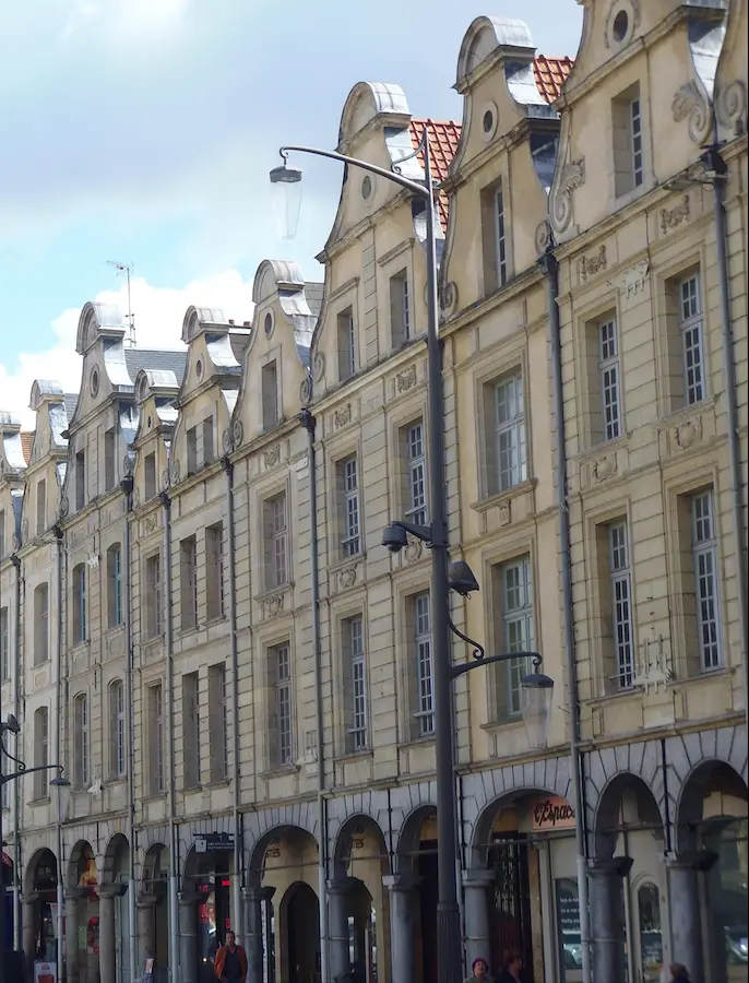 Foto di Edificio - Sous licence Creative Commons (https://creativecommons.org/licenses/by-sa/4.0/deed.fr) - Par Juliofsanguino - © Creative Commons (https://creativecommons.org/licenses/by-sa/4.0/deed.fr)