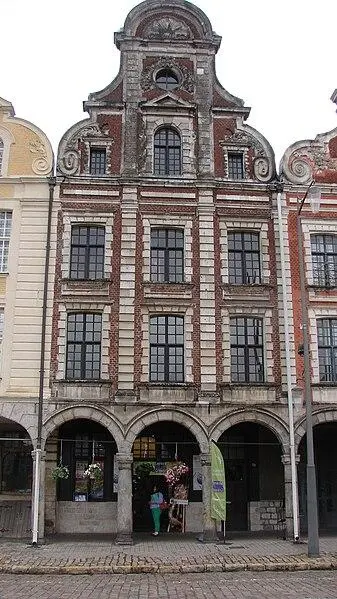 Picture of Building - TiboF - © Creative Commons (https://creativecommons.org/licenses/by-sa/4.0/deed.fr)