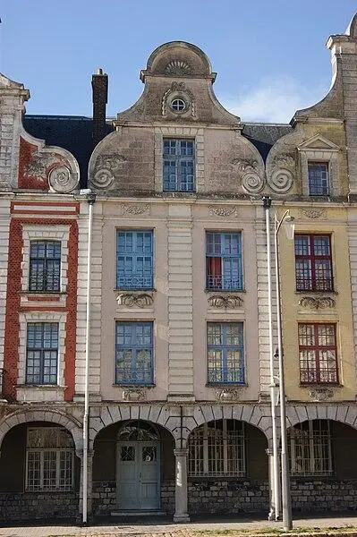 Foto de Edificio - Maxence Jeanjean - © Creative Commons (https://creativecommons.org/licenses/by-sa/4.0/deed.fr)